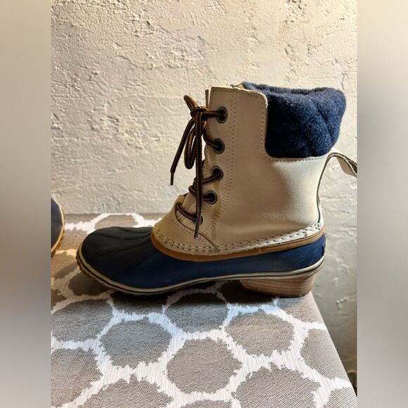 SOREL winter boots navy/tan, quilted, cozy snow/ rain winter boot. Size 8M-great - Picture 9 of 12